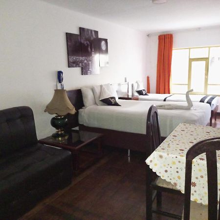 Isabela Hotel La Paz Bagian luar foto