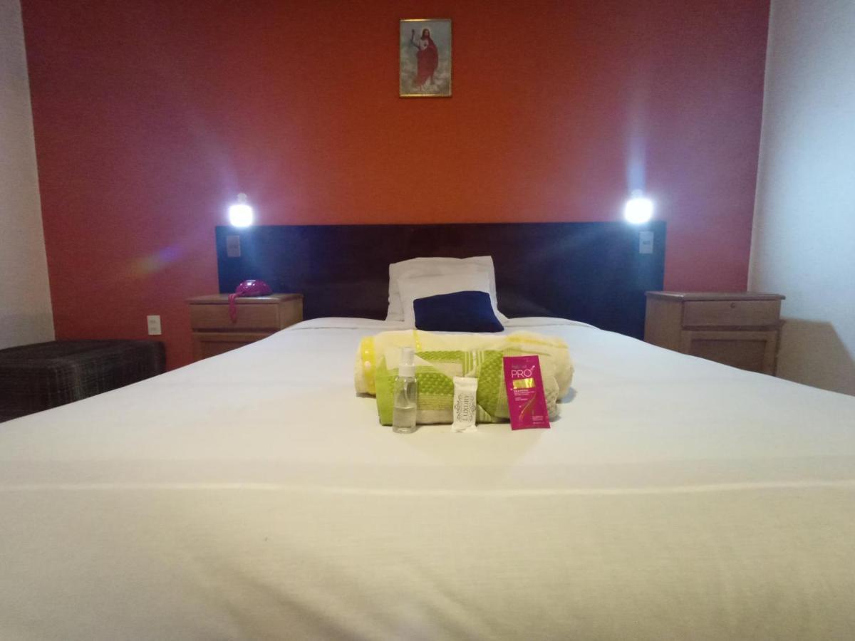 Isabela Hotel La Paz Bagian luar foto