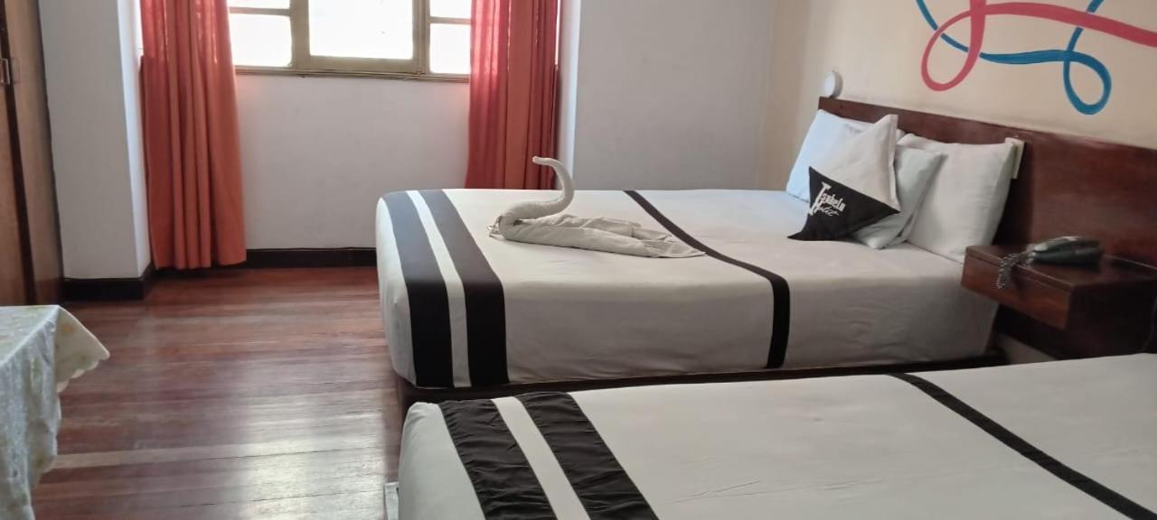 Isabela Hotel La Paz Bagian luar foto